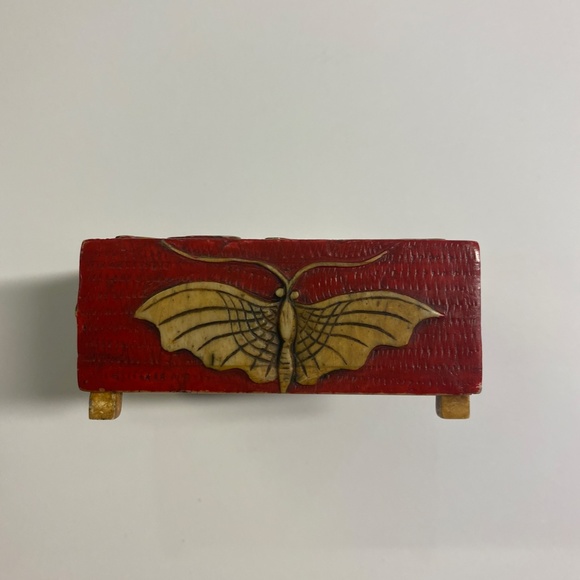 Butterfly Jewelry Box in Stone - Picture 6 of 12